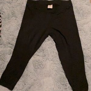PINK Victoria's Secret pink black Capri Leggings excellent condition